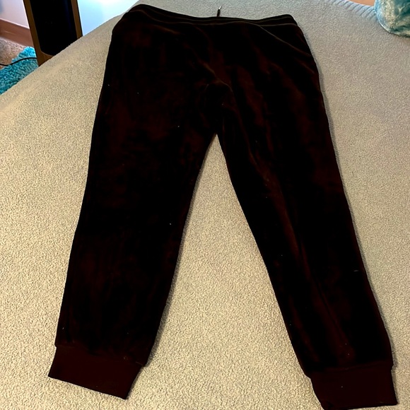 Athletic Black Fleece Pants w/t Pockets and Adjustable Waist Band/Drawstring - Picture 2 of 3